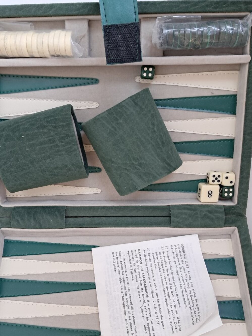 Backgammon set, faux leather travel case - Picture 5 of 6
